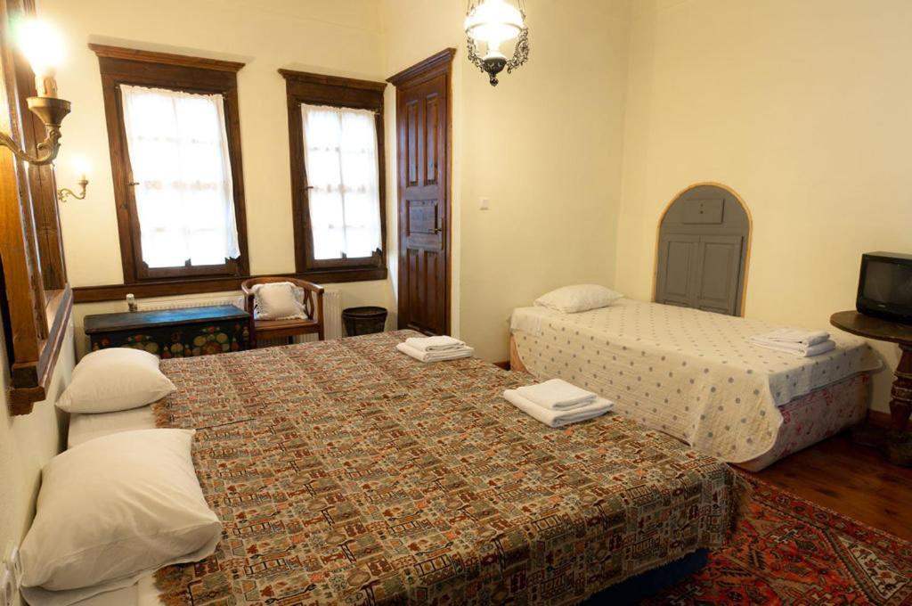 Vergoula'S Mansion Kastoria Kamer foto